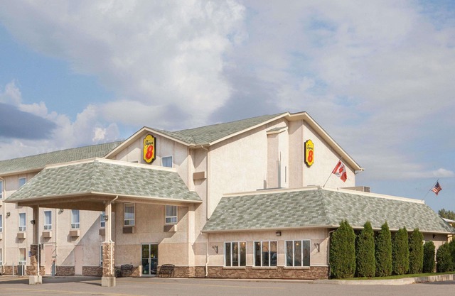 Super 8 by Wyndham Fort Frances