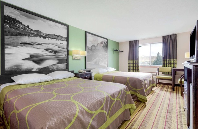 Super 8 by Wyndham Green River