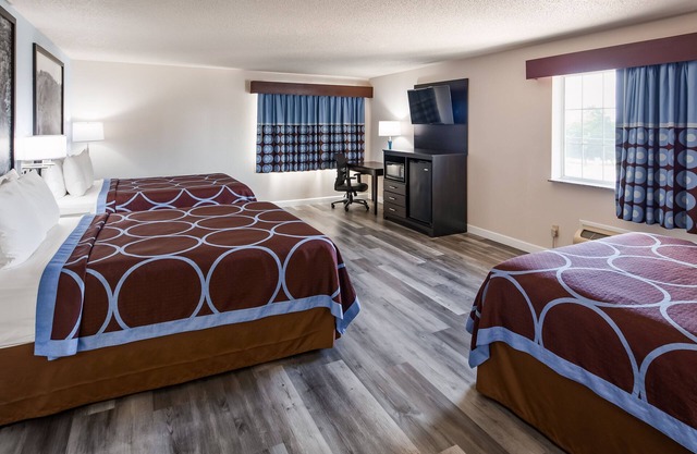 Super 8 by Wyndham Neillsville WI