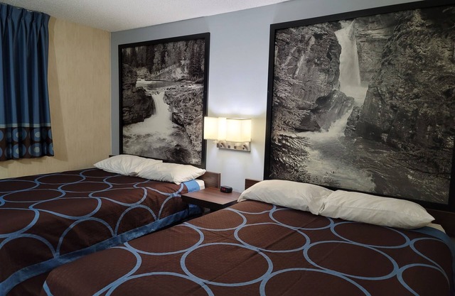 Super 8 by Wyndham Red Deer