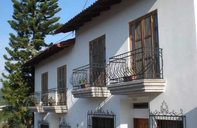 Super Comfortable Centrally Located Vacation Townhouse Rental