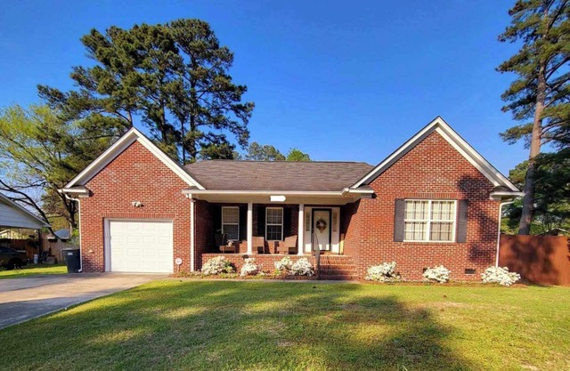 🌟Super Cute & Comfy Charmer; Baby-Friendly; 7 miles to Ft Liberty🌟