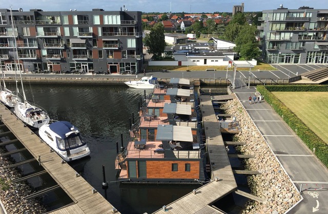 Super modern Houseboat in the heart of Nykøbing F. with all modern facilities