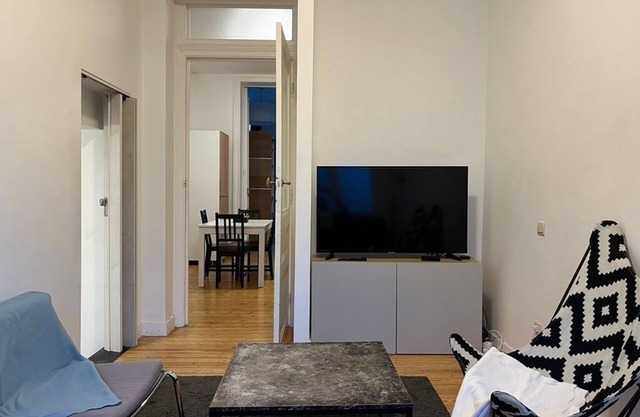 Superb 1 Bedroom High Ceiling Apartment