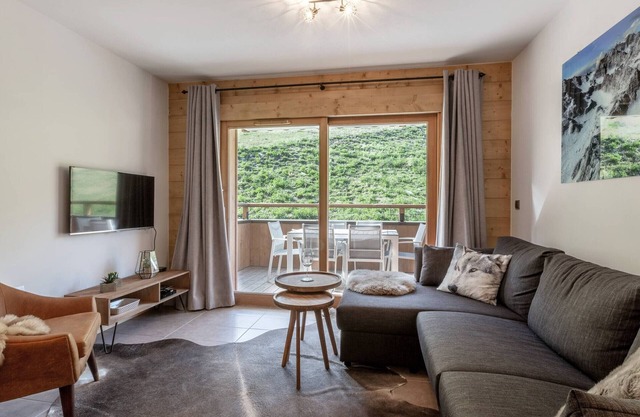 Superb 2-bedroom apartment with parking, wifi, close to slopes and shops