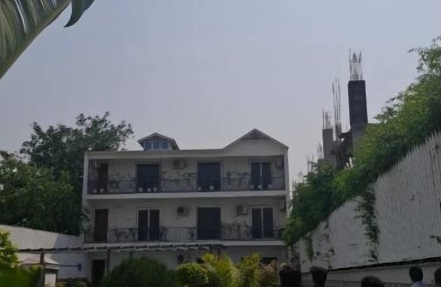 Superb 5-bedroom house in Noida