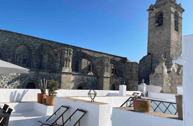 Superb Central Historic Townhouse With an Amazing Roof Terrace