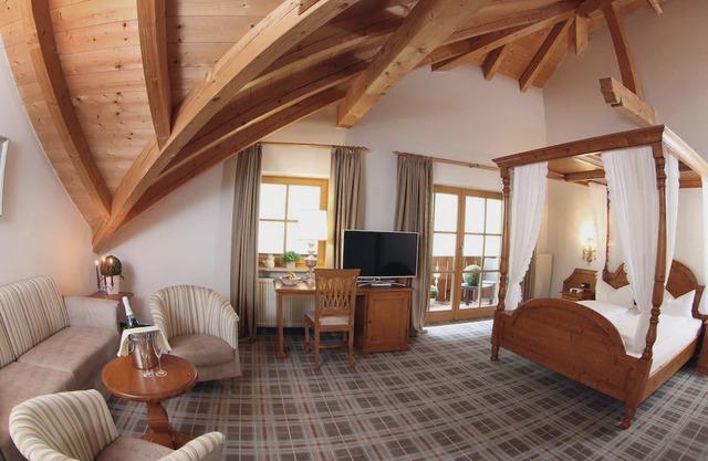 Superior Double Room (hillside and forest view) - Hotel Blaue Gams