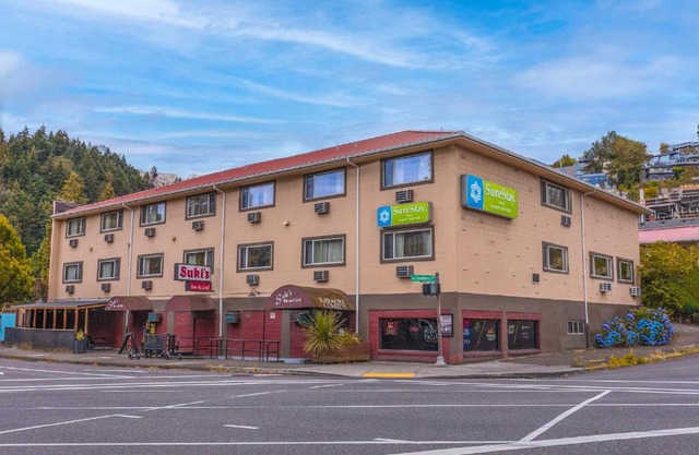 Surestay Hotel 