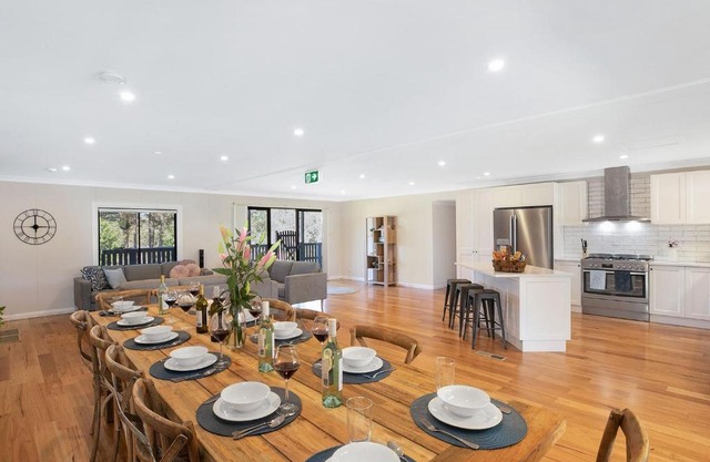 Sutton Forest Retreat - Sophie's Farmhouse