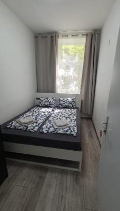 Sweet 5BR shared Apt next to Enkplatz U3