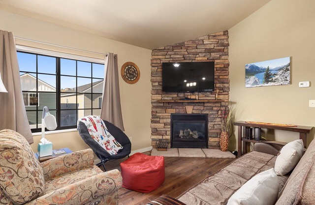 Sweet Pea -Suite in Brewery/Cannery Historic District of the north end of town!