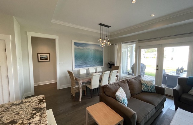 Sweet Qualicum Escape