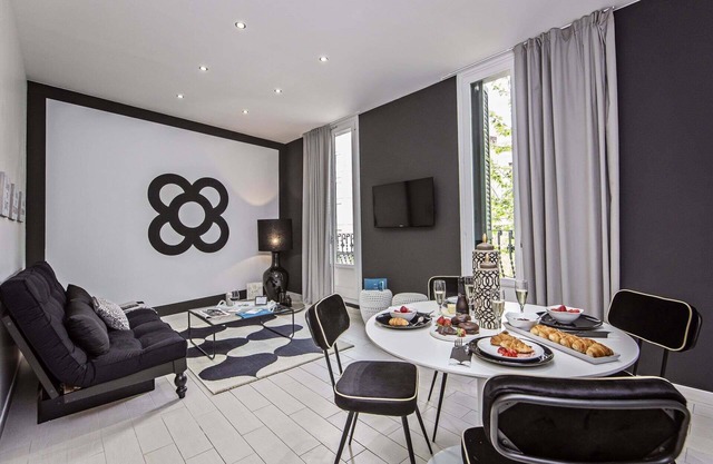 Sweett | Sants II - Two Bedroom Apartment, Sleeps 5