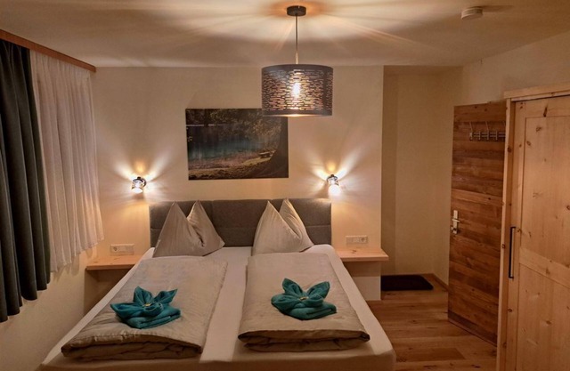 Swiss stone pine room "Kampleck view" - Landhaus Königsreiner