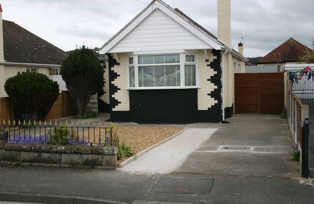 Swn y mor detached Holiday Let- Dog friendly by the sea Prestatyn with Hot tub