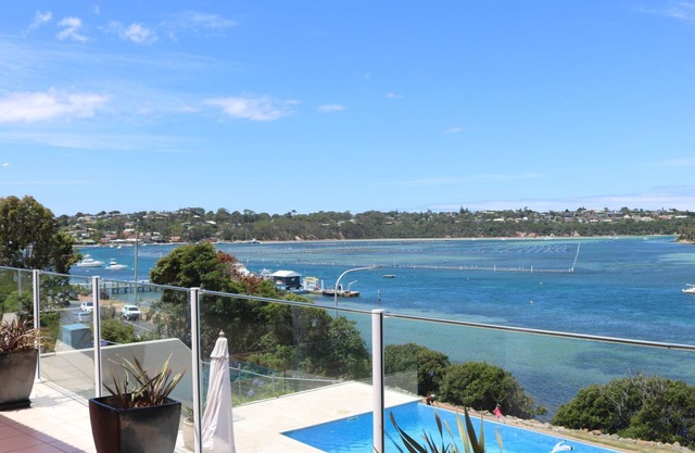 Sybella - 6 bedroom, views, location and even a pool -3+ nights