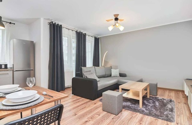 Tęczowa 99 | Wrocław Center Apartment | Parking