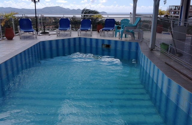 T 4 apartment with 3 bathrooms and 3 bedrooms with swimming pool