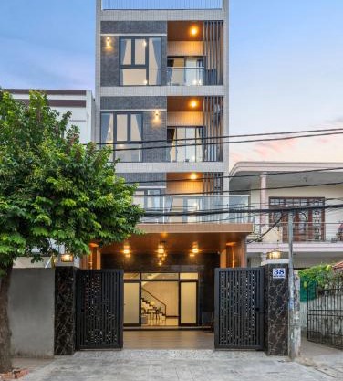 T P Residence - Sauna, Jacuzzi Bathtub- Full AC