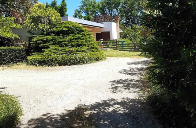 T2 au Calme Bien Desservi Proche D'avignon, du Parc Aquatique de Monteux
