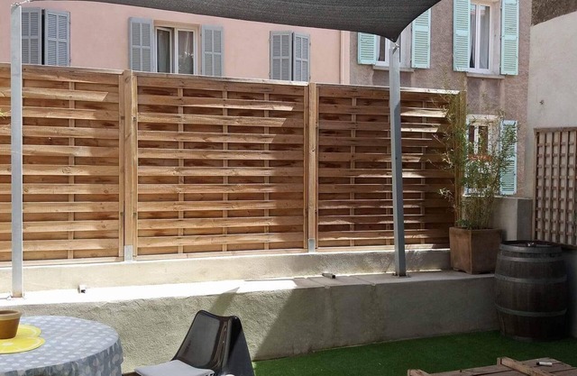 T2 large terrace in the heart of the Mourillon district in Toulon
