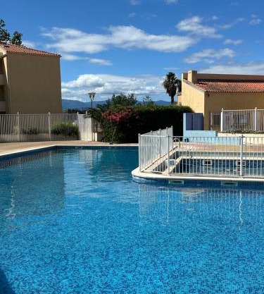 T2 RDC à Canet en Roussillon Europa 4 pers ,piscine,clim, tennis, parking