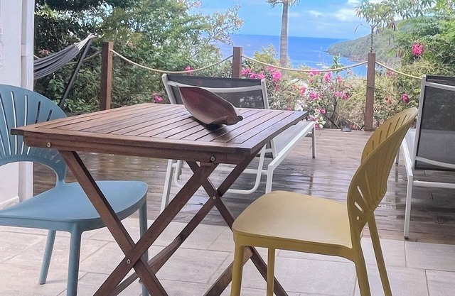 T2 sea view apartment 5 minutes walk from the beach and jacuzzi