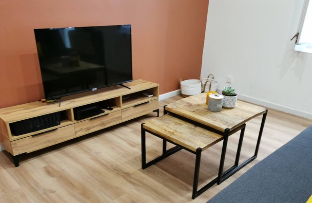 T2 with private terrace close to public transport