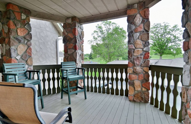 T207 Charming condo with lake front view at Tagalong Golf Resort.