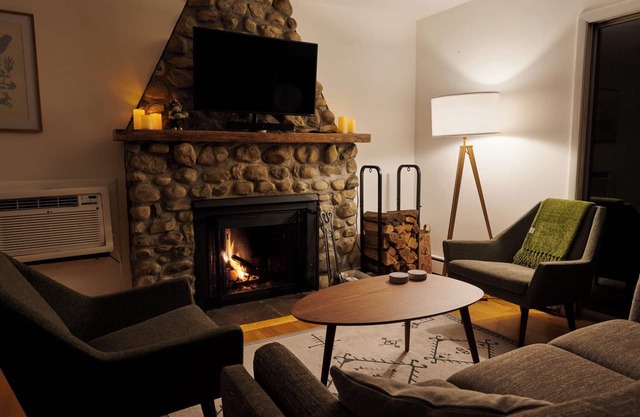 Taconic Hideaway – Swimming, BBQ Pit, Hiking