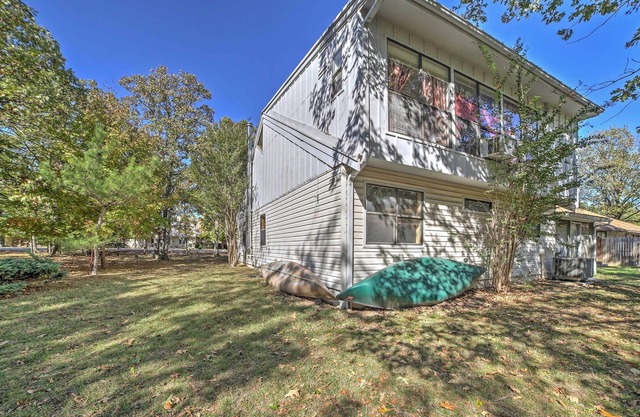 Tahlequah Duplex w/ Screened-in Porch & Fire Pit!