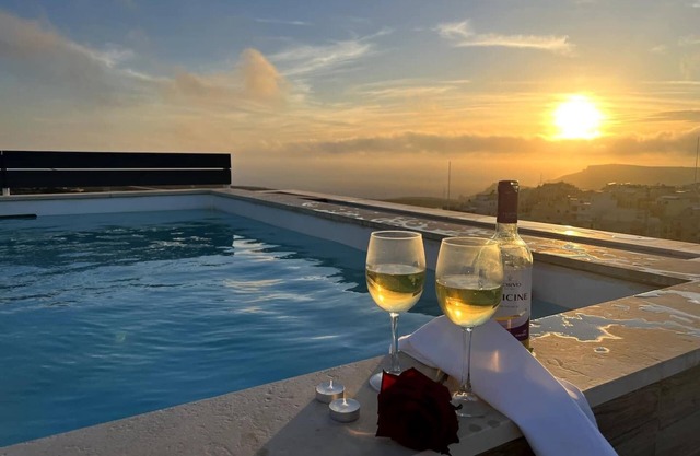 Take it easy and soak up the good life at this unique luxury penthouse, where sweeping sea views and your own rooftop pool make every moment feel unforgettable.