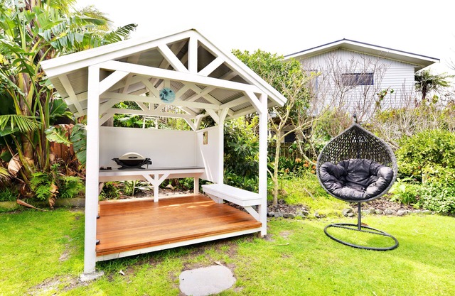 Tamarillo Bach - Your Relaxing Beach Escape in Coopers Beach