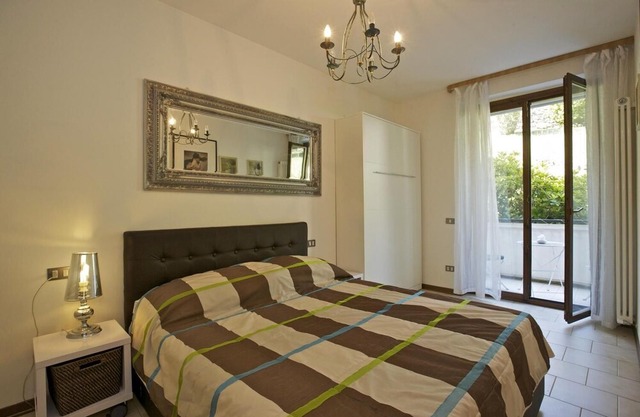 Tastefully furnished apartment in quiet and sunny view