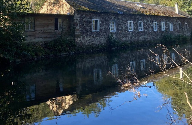 Taupe - Cozy cottage with it's feet in the river, close to great hiking trails