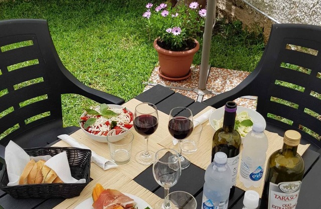 Terra Mia Cozy B&B surrounded by greenery, just 5 minutes from the sea