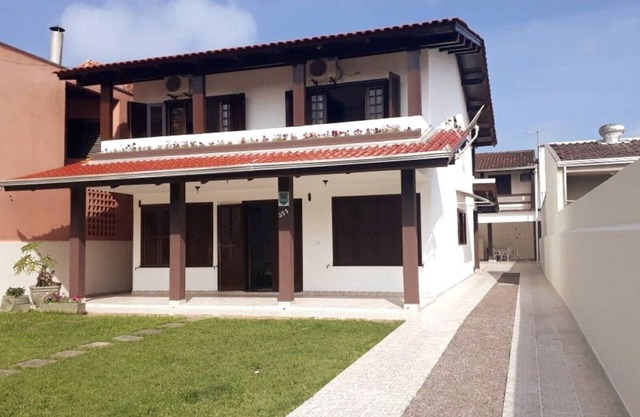 Terraced house with pool near the sea