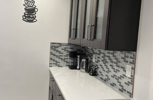 Terrific 2-bedroom apartment in Roosevelt with AC, WiFi. Very peaceful & quiet n