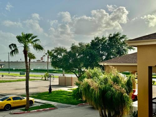 Texas Inn Suites City At University Dr 