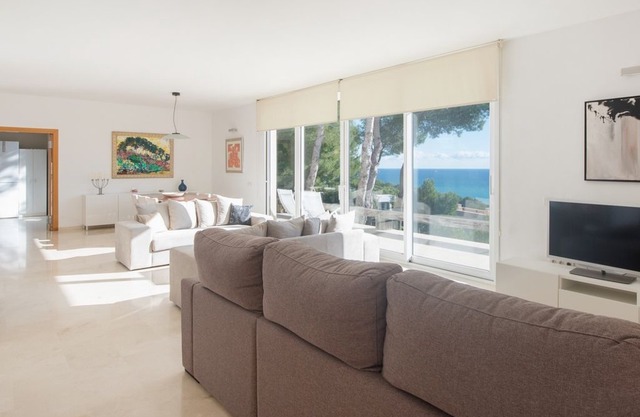 TH50 Modern villa with sea views in Tamarit Tarragona 200m beach