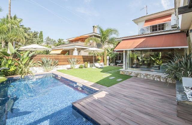 TH98 Villa in La Mora 300m of the beach
