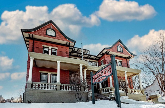 The Amati Suite · 1 BR Suite in Historic Mansion!