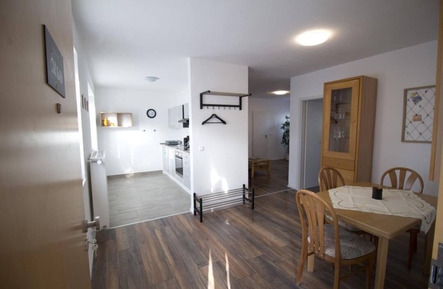 The apartment offers a total of approx. 48 square meters of living space. A living room with laminate flooring, a complete kitchenette with refrigerator, a completely new chic bathroom. In the bedroom there is a bed (140x200m) with two bedside tables. Ver