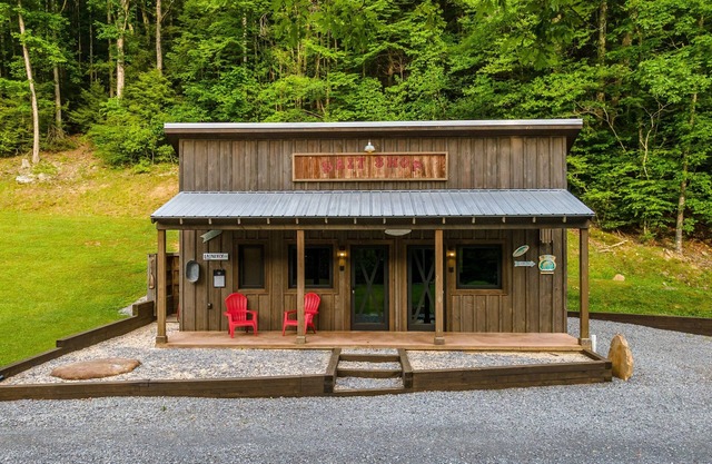 The Baitshop at Four Fillies Lodge