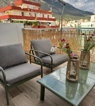 The Balcony Nest