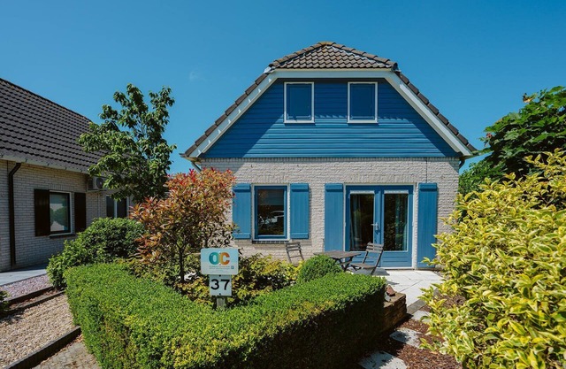The beautifully decorated holiday home is located a short distance from the beaches in the front section of the green North Sea Park.