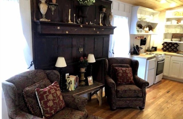The Birch Cabin - Part of Cashiers Lake Cabins
