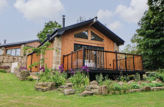 THE BOTHY, RIDING HILLS, pet friendly, with open fire in Corbridge