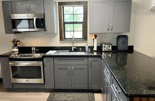 The Bungalow - 2BR/1BA, Bulverde, TX